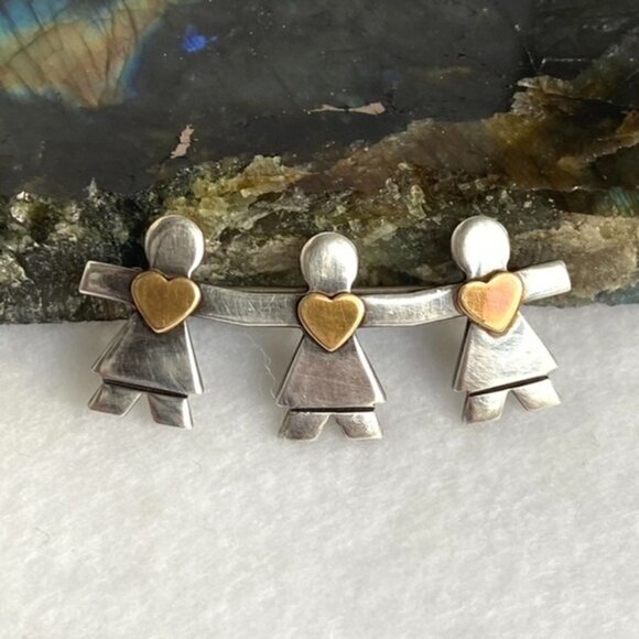VTG Sterling Silver 925 1.69" Signed Naldo 3 Sisters Paper Dolls Heart Brooch - Picture 1 of 14